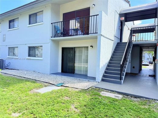 Residential complexes in Hialeah, Miami-Dade