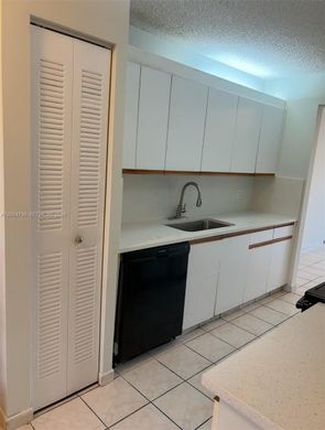 Komplex apartman Pembroke Pines, Broward County