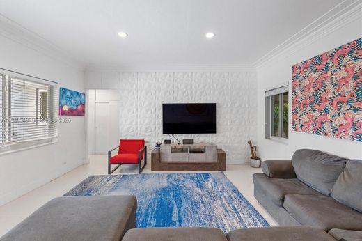 Villa in North Miami, Miami-Dade