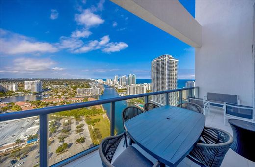 Wohnkomplexe in Hallandale Beach, Broward County