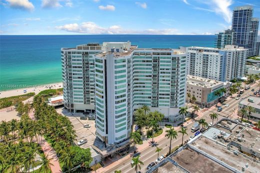 Residential complexes in Miami Beach, Miami-Dade