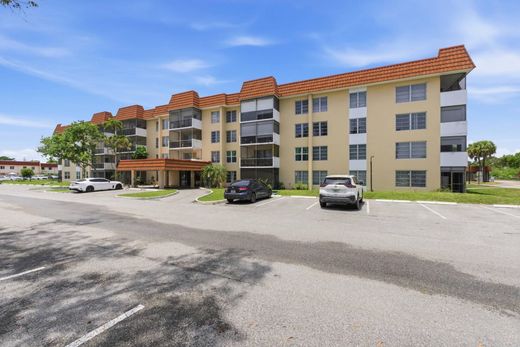 Residential complexes in Lauderhill, Broward County