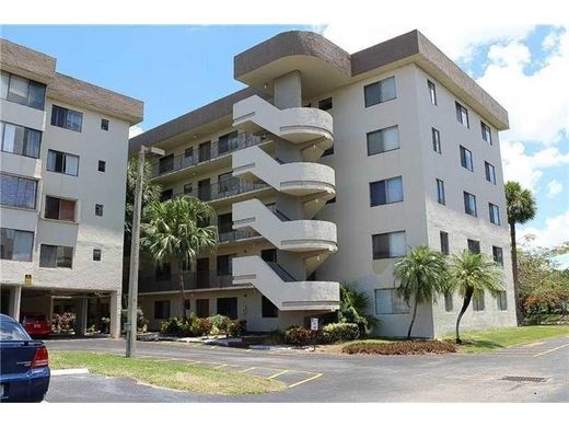 Residential complexes in North Lauderdale, Broward County