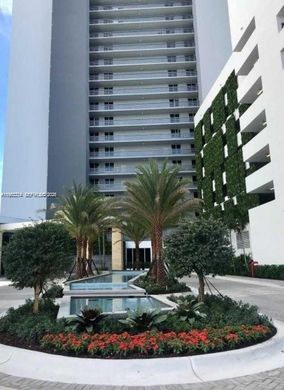 Complesso residenziale a North Miami Beach, Miami-Dade County