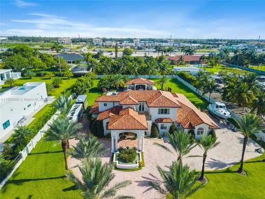 Villa in Hialeah Gardens, Miami-Dade County
