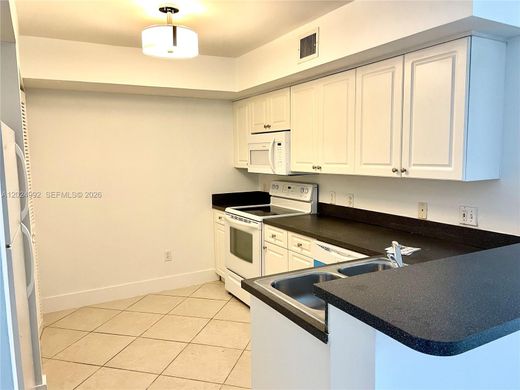 Residential complexes in Pembroke Pines, Broward County