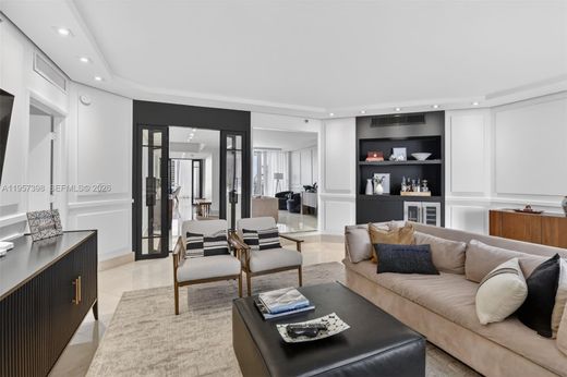 Kamienica w Aventura, Miami-Dade County