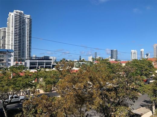 Residential complexes in North Miami Beach, Miami-Dade