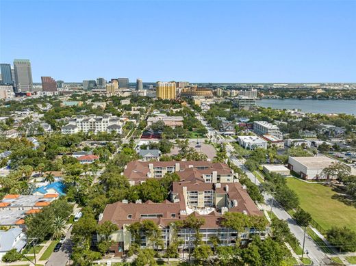 Residential complexes in Tampa, Hillsborough County