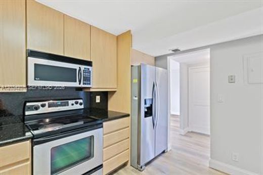 Residential complexes in Hallandale, Broward County