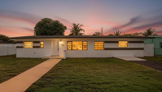 Villa Miami Gardens, Miami-Dade County