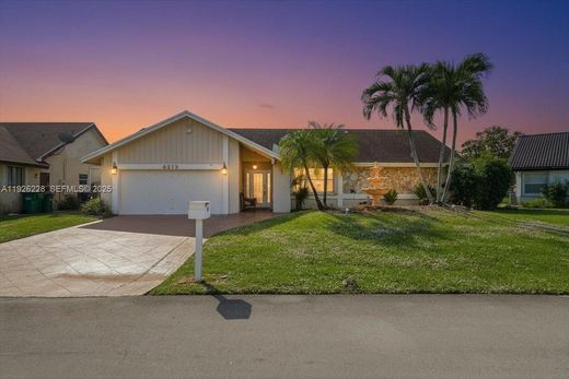 Villa - Tamarac, Broward County