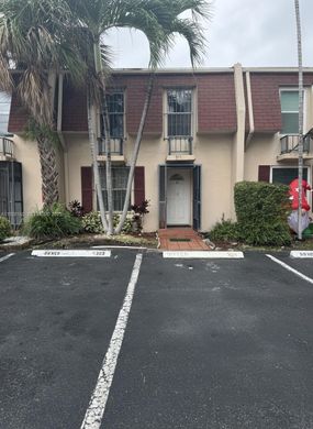 Hallandale Beach, Broward Countyのタウンハウス