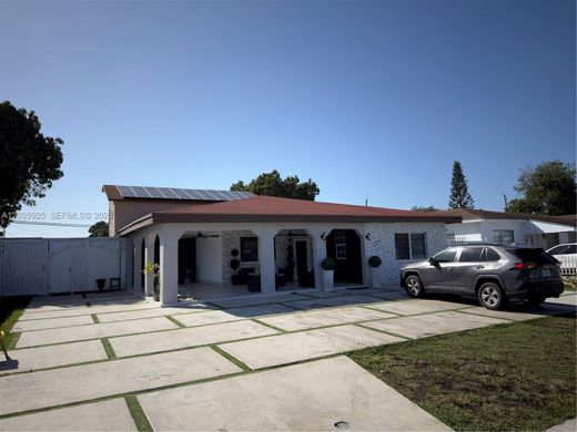 Villa in Hialeah, Miami-Dade