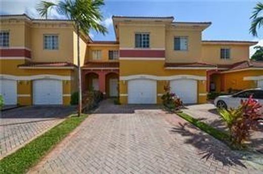 타운 하우스 / Lauderdale Lakes, Broward County