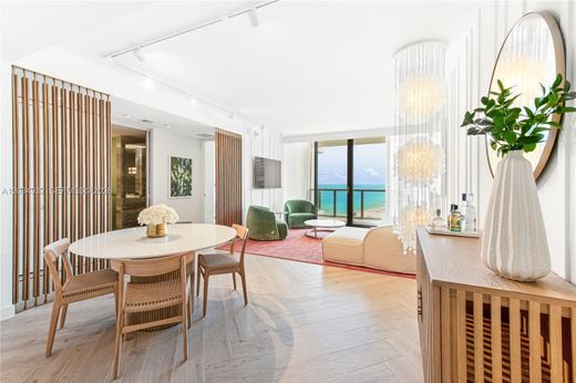 Residential complexes in Miami Beach, Miami-Dade