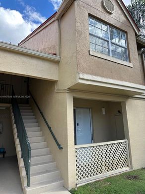 Wohnkomplexe in Hialeah, Miami-Dade County