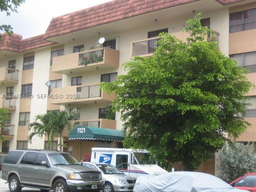 Residential complexes in Miami Terrace Mobile Home, Miami-Dade