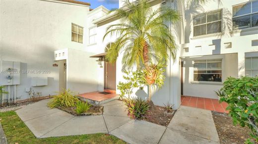 Doral, Miami-Dade Countyのアパートメント・コンプレックス