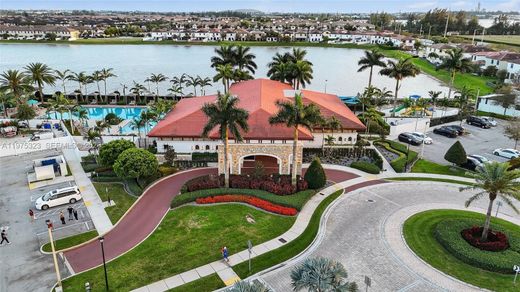 Townhouse in Hialeah, Miami-Dade