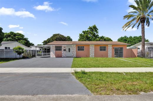 Villa in South Miami Heights, Miami-Dade County