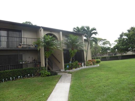 Residential complexes in Greenacres City, Palm Beach