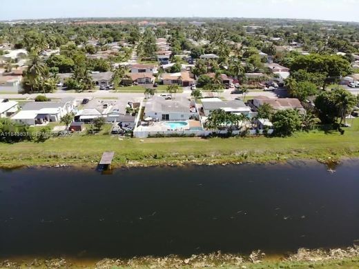 Villa in Lauderdale Lakes, Broward County
