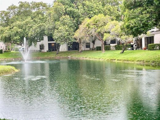 Residential complexes in Coconut Creek, Broward County