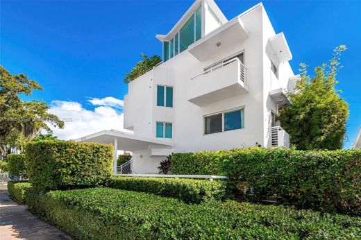 Residential complexes in Miami Beach, Miami-Dade