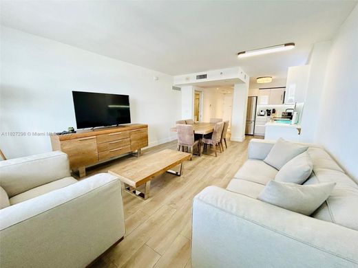 Miami Beach, Miami-Dade Countyのアパートメント・コンプレックス