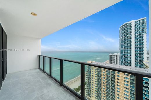 Residential complexes in Hollywood, Broward County