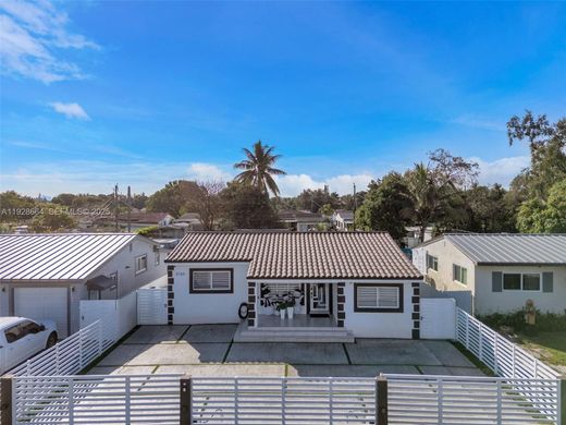 Βίλα σε Miami Heights Trailer Park, Miami-Dade County