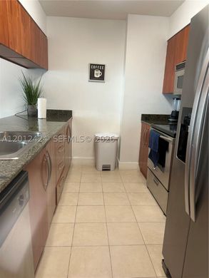Residential complexes in Miami, Miami-Dade
