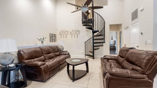 Townhouse in Cooper City, Broward County