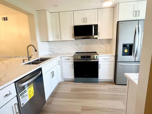 公寓楼  Boca Raton, Palm Beach County