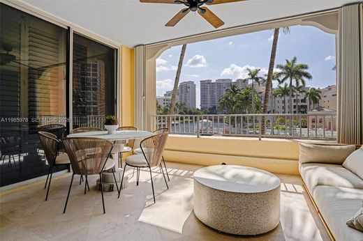 Wohnkomplexe in Key Biscayne, Miami-Dade County