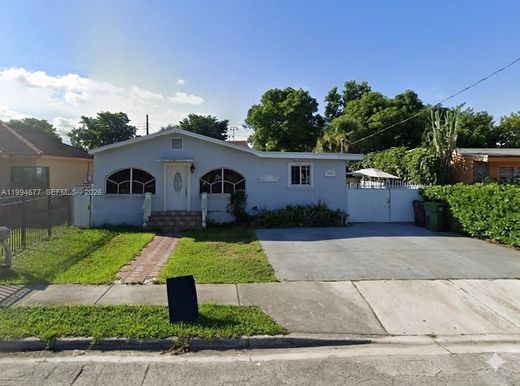 Villa en Hialeah, Miami-Dade County