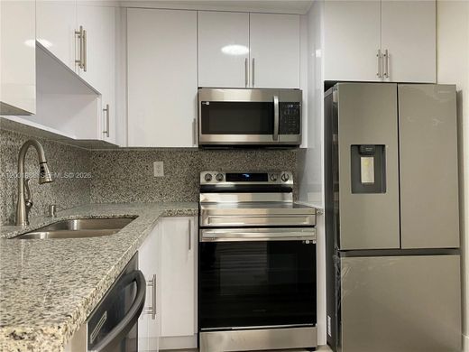 Residential complexes in Miami, Miami-Dade