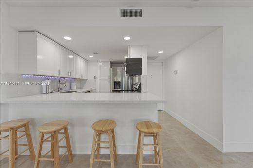 Complesso residenziale a North Miami Beach, Miami-Dade County