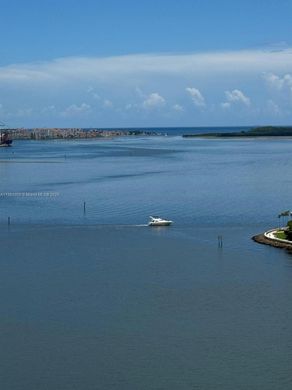 Residential complexes in Miami, Miami-Dade