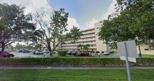 Residential complexes in Dania Beach, Broward County