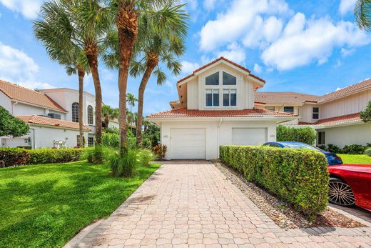 Residential complexes in Boca Raton, Palm Beach