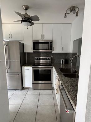 Complexes résidentiels à Lauderdale-by-the-Sea, Comté de Broward