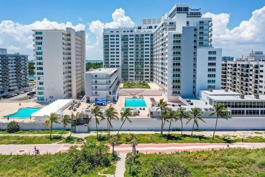 Residential complexes in Miami Beach, Miami-Dade
