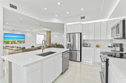 Villa - Aventura, Miami-Dade County