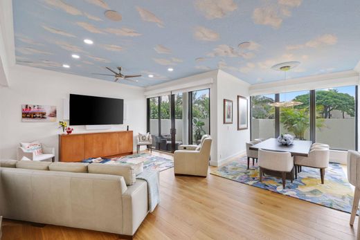 Residential complexes in Gulf Stream, Palm Beach