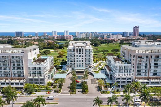 Residential complexes in Boca Raton, Palm Beach