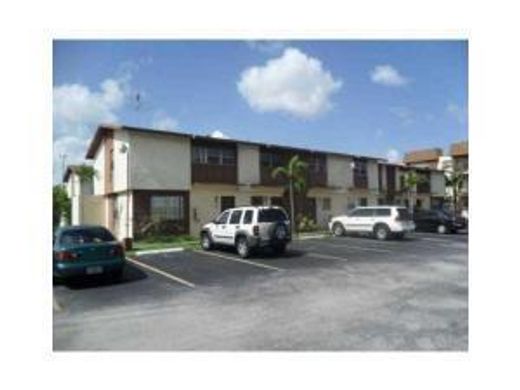 Townhouse - Sweetwater, Miami-Dade County