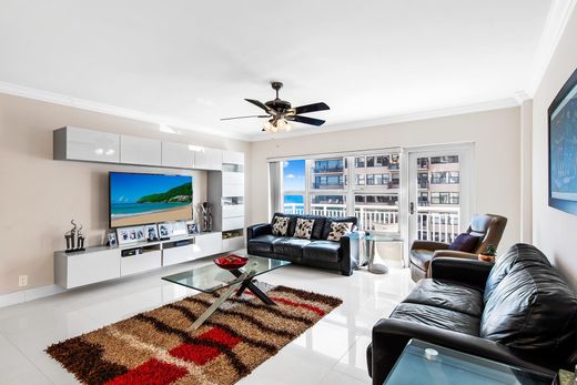 Residential complexes in Fort Lauderdale, Broward County