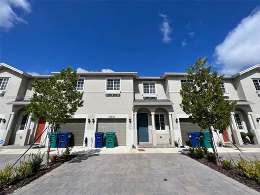Townhouse in Miami Gardens, Miami-Dade